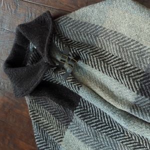JOHN BRANIGAN I Black & Gray Buckled Shawl Collar Irish Tweed Poncho Cape, O/S